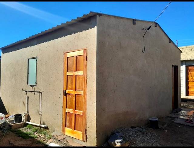 2 BEDROOM HOUSE FOR SALE IN SOL PLAATJIE